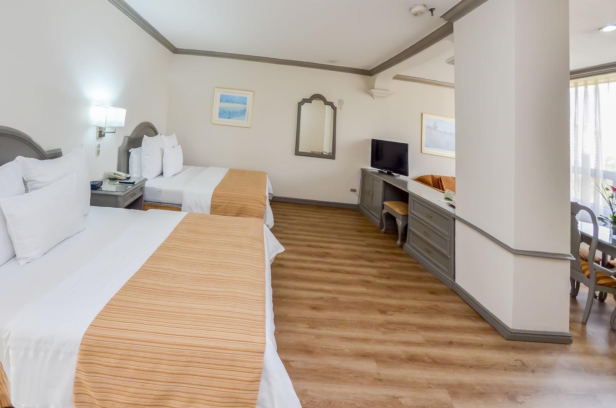 Hotel Santander Plaza グアテマラシティ エクステリア 写真