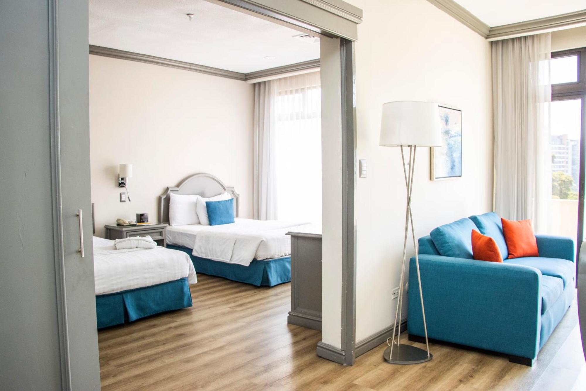 Hotel Santander Plaza グアテマラシティ エクステリア 写真