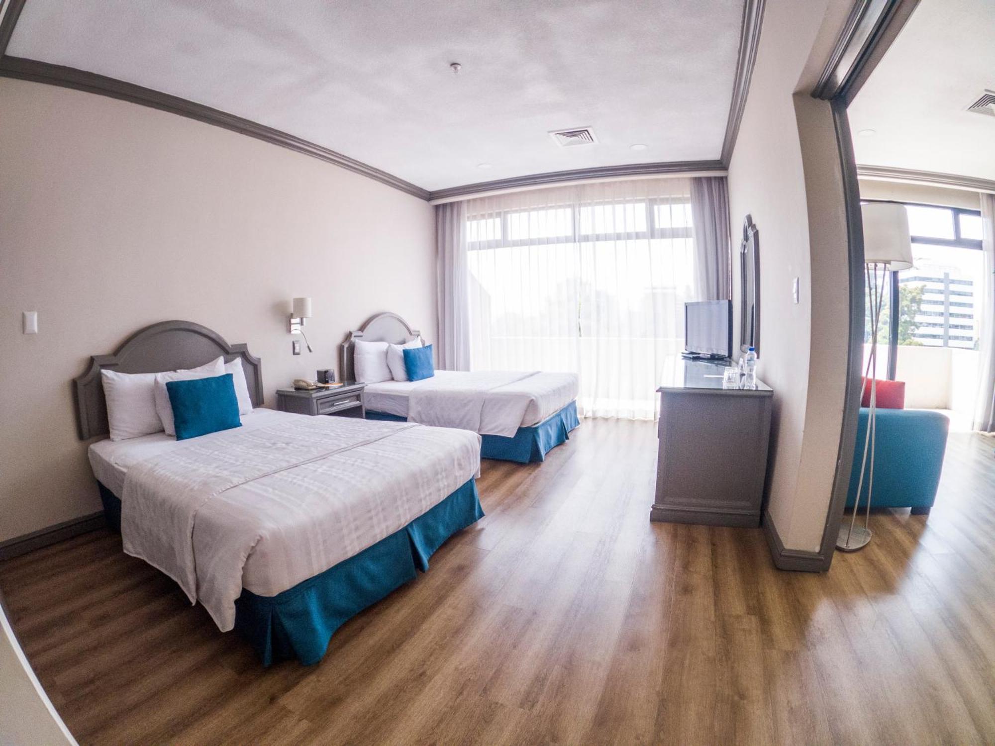 Hotel Santander Plaza グアテマラシティ エクステリア 写真